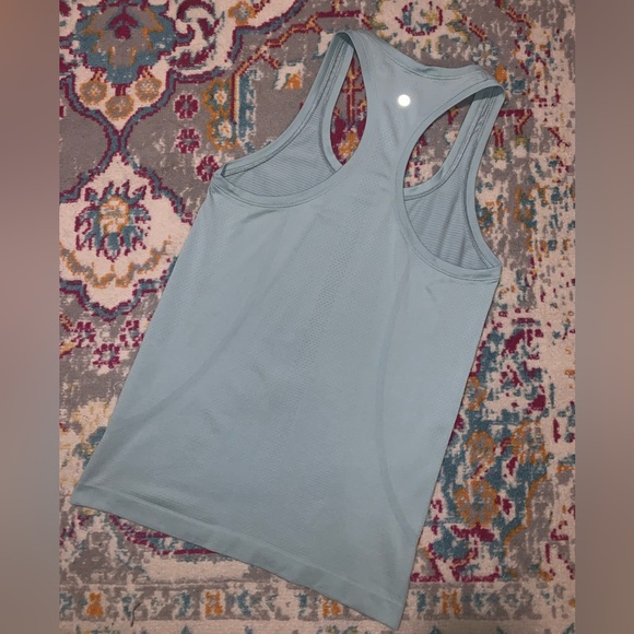 Lululemon Size 6 tank - Picture 2 of 5